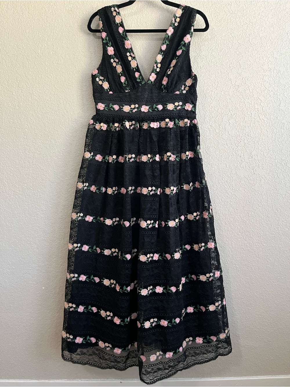 ModCloth Black Floral Embroidered Lace Maxi Dress Size Medium